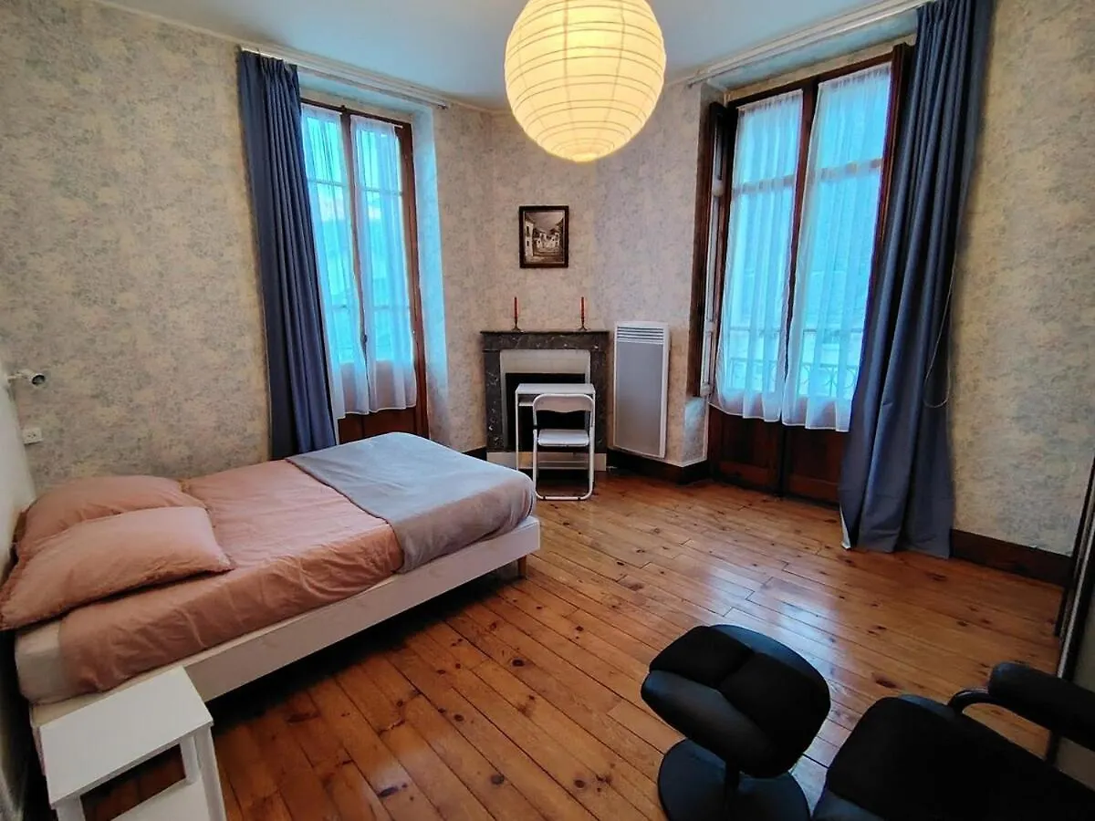 Διαμέρισμα Appartement Dans Maison Familiale Bagnères-de-Luchon